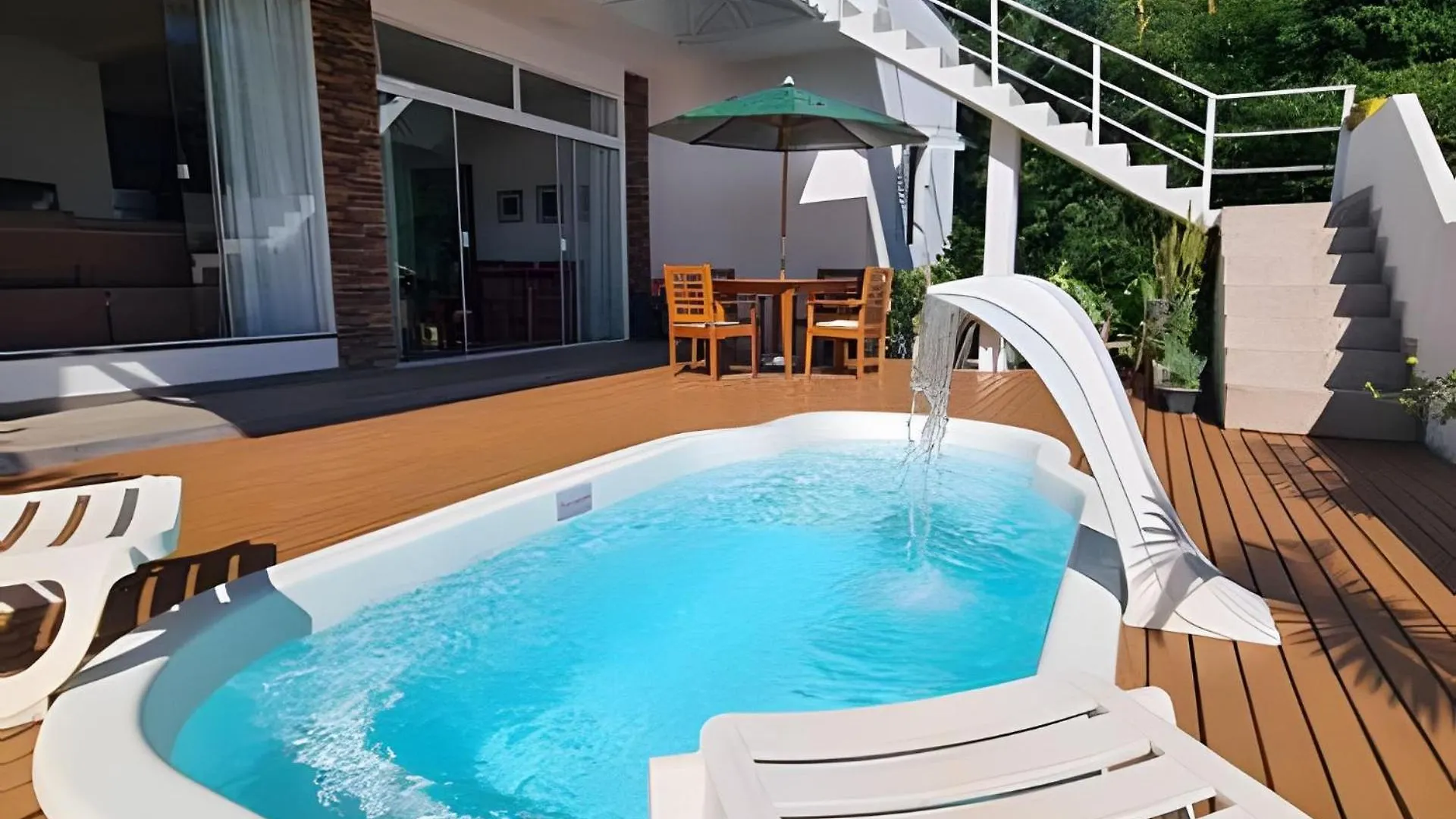 Casa Com Piscina E Terraco Proximo A Praia Penha